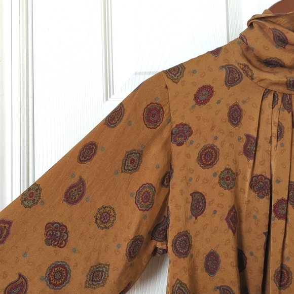 Anne Klein 80's Vintage Silky Paisley Printed Pleated Turtleneck Blouse Brown SP - Picture 3 of 13
